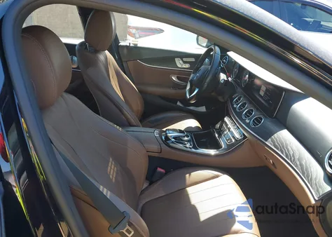 2017 Mercedes-Benz E 300 z USA, uszkodzony, nr VIN WDDZF4JB6HA090960